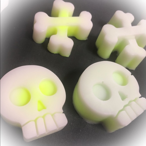SOLD-Skull Spa Set (Lemon Eucalyptus ) - Picture 6 of 7